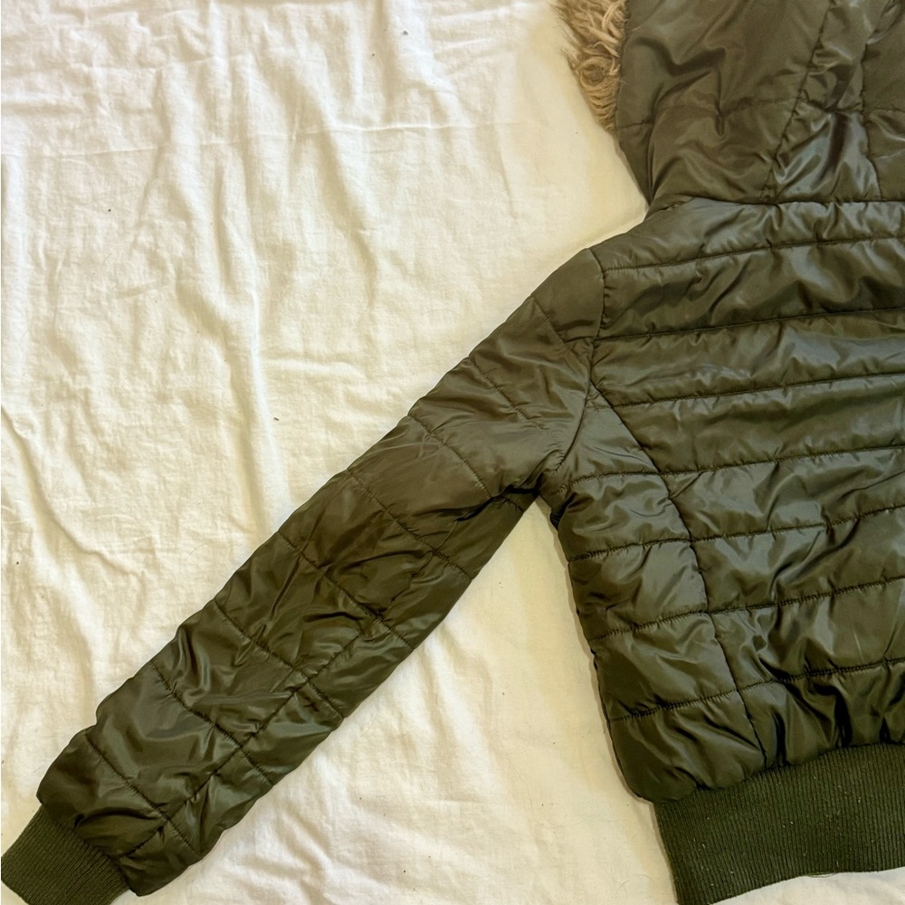 J2 Army Green Puffer Jacket XS Faux Fur Hood Bomber Style Winter Coat Y2K 90s - Picture 9 of 14